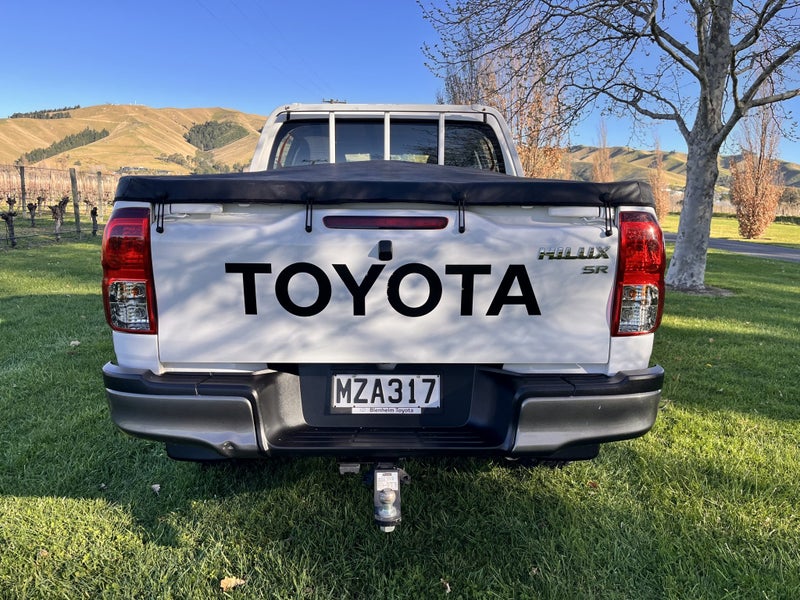 2020 Toyota Hilux SR 2.8DT 6AT 2WD DCW/4D/5S image 5
