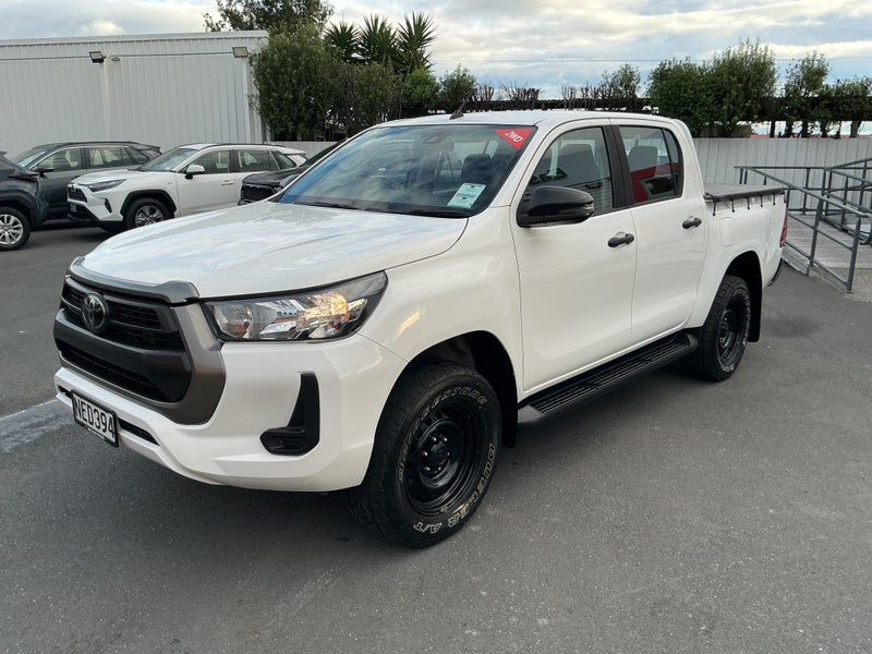 2020 Toyota Hilux SR 2.8DT 6AT 2WD Ute image 3