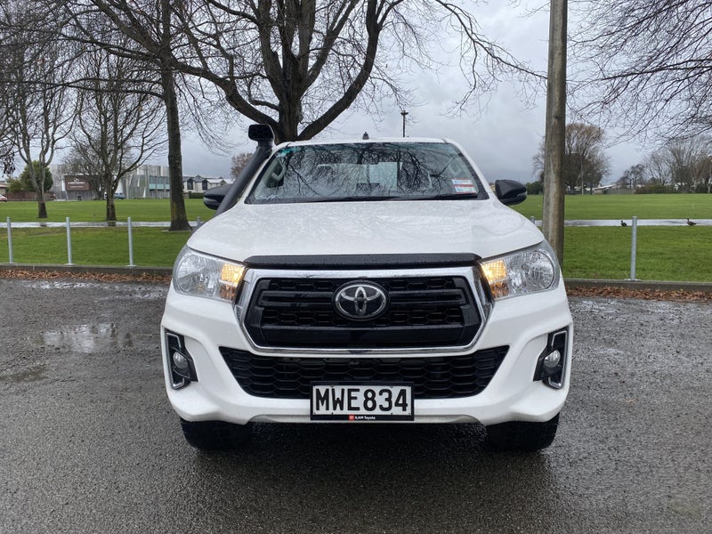 2020 Toyota Hilux SR 2.8DT 6AT 4WD image 2