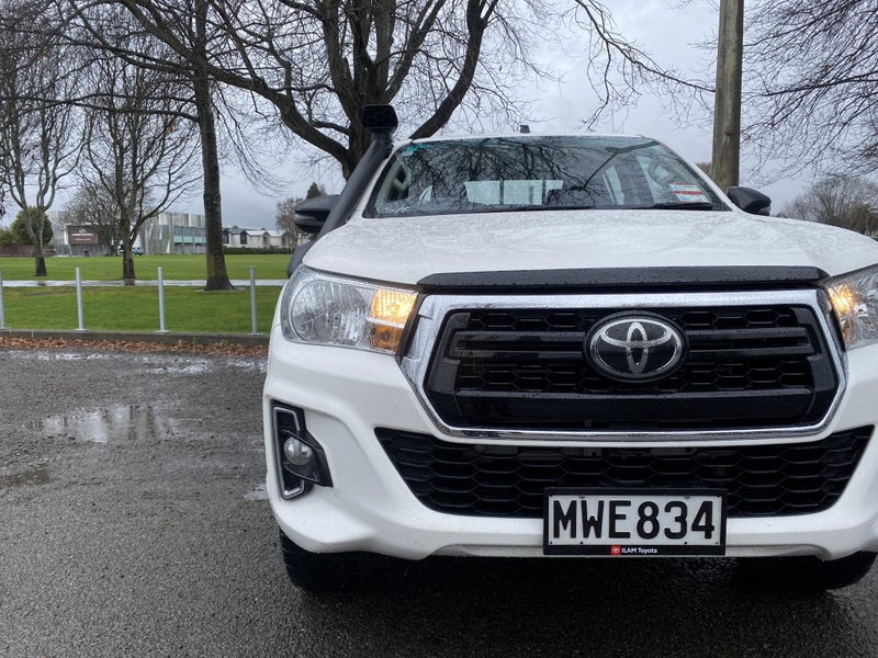 2020 Toyota Hilux SR 2.8DT 6AT 4WD image 3