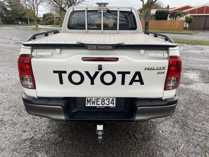 2020 Toyota Hilux SR 2.8DT 6AT 4WD image 5