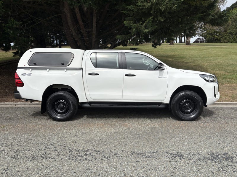 2020 Toyota Hilux SR 2.8DT 6AT 4WD DCW/4D/5S image 3