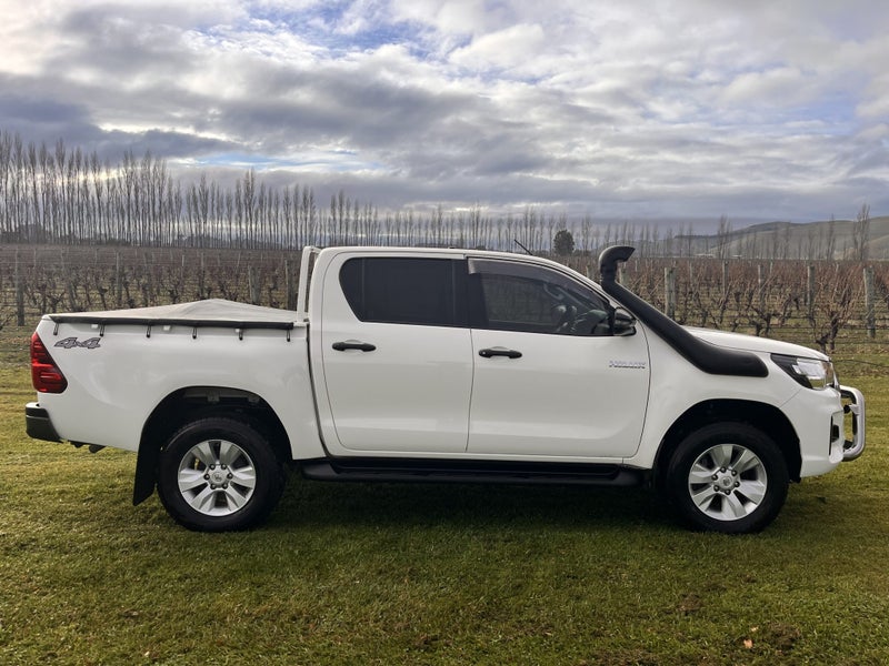 2020 Toyota Hilux SR 2.8DT 6AT 4WD DCW/4D/5S image 3