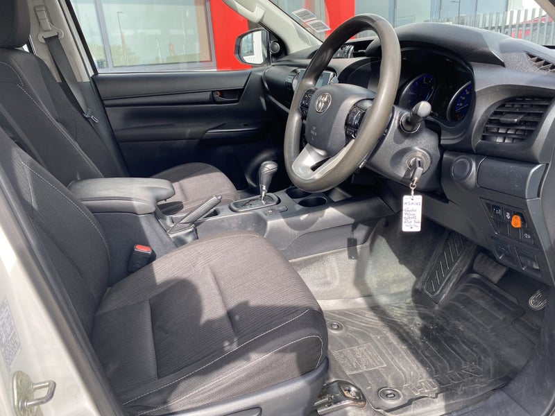 2020 Toyota Hilux SR 2.8DT 6AT 4WD Double Cab F... image 5