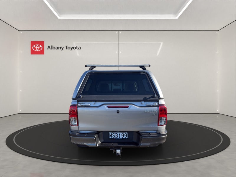 2020 Toyota Hilux SR 2.8DT 6MT 2WD DCW/4D/5S (I... image 4