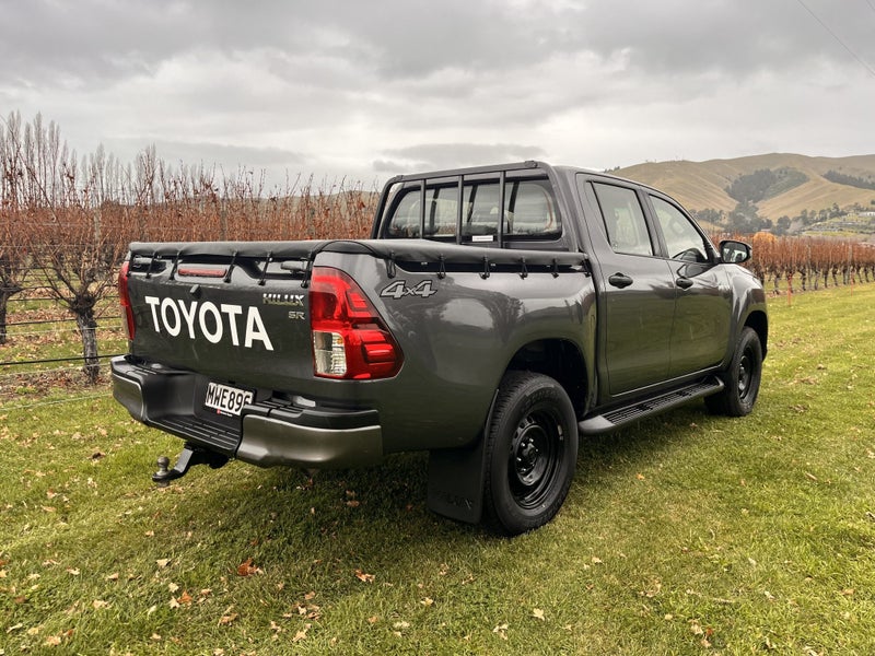 2020 Toyota Hilux SR 2.8DT 6MT 4WD DCW/4D/5S image 4