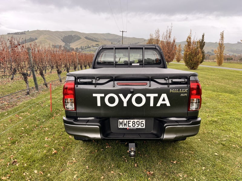 2020 Toyota Hilux SR 2.8DT 6MT 4WD DCW/4D/5S image 5