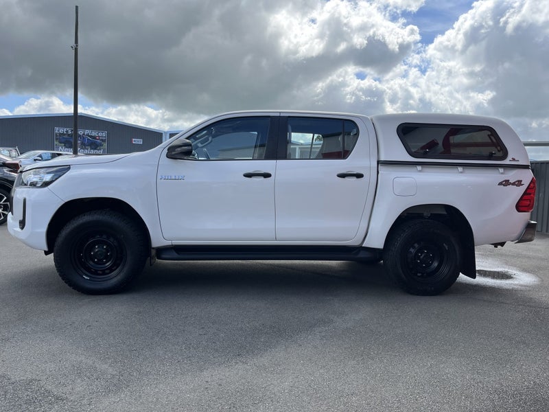 2020 Toyota Hilux SR 2.8DT Automatic 4WD Double... image 5