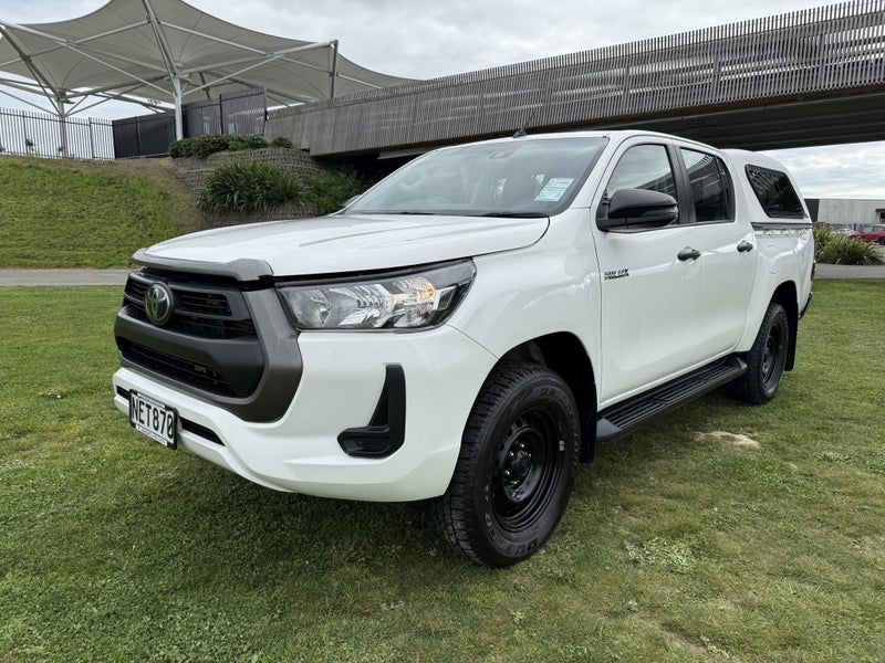 2020 Toyota Hilux SR 2.8DT Automatic 4WD Double... image 3