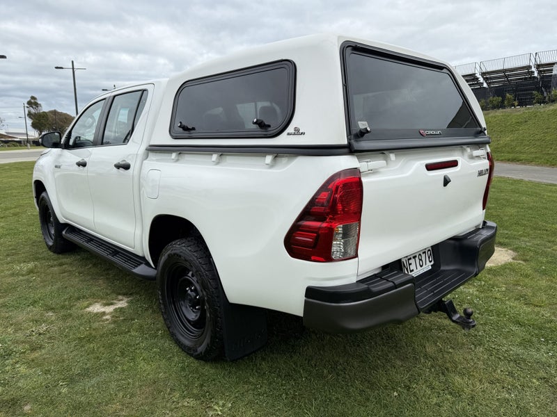 2020 Toyota Hilux SR 2.8DT Automatic 4WD Double... image 5