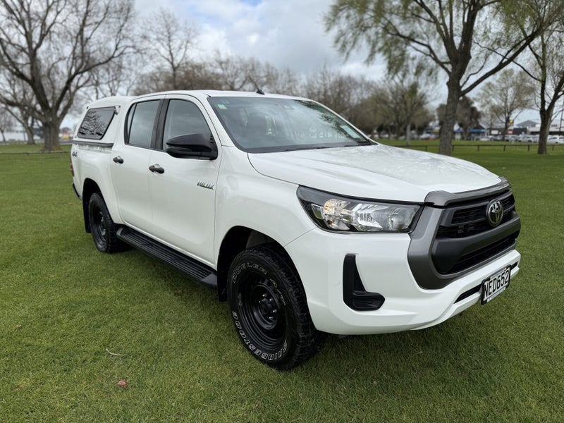 2020 Toyota Hilux SR 2.8DT Automatic 4WD Double... image 1