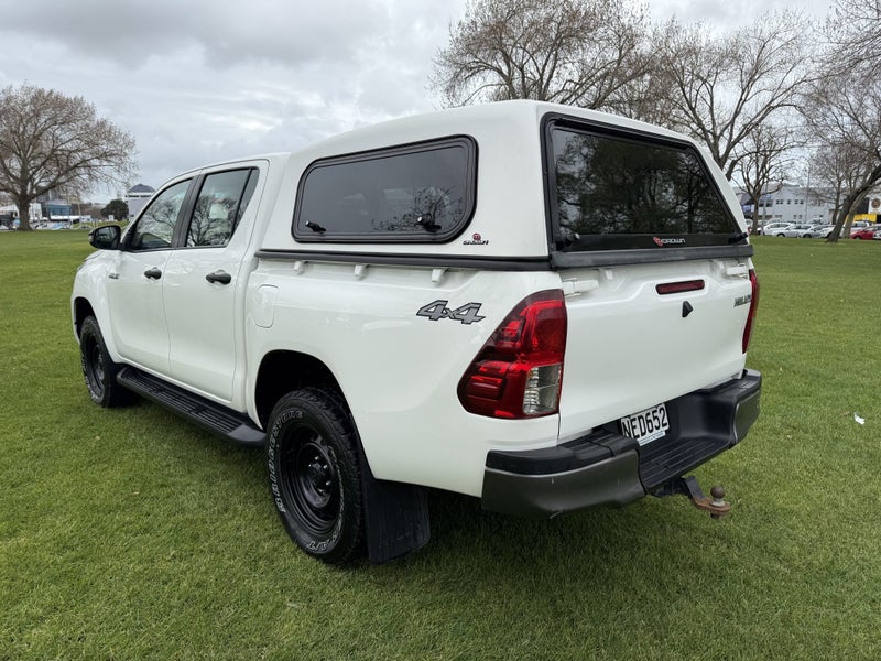 2020 Toyota Hilux SR 2.8DT Automatic 4WD Double... image 5
