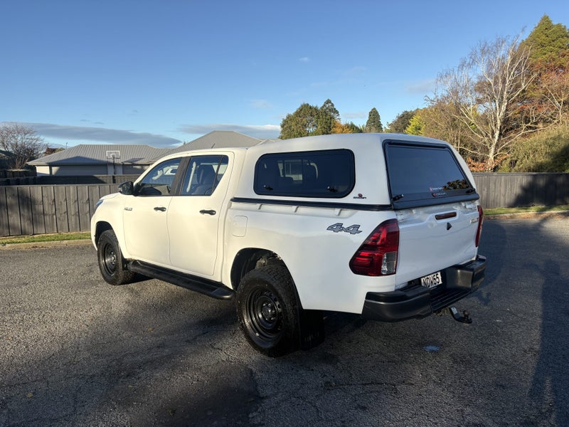 2020 Toyota Hilux SR TD DC 2.8DT/4WD image 2