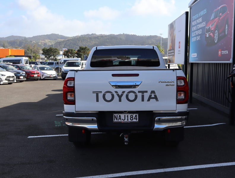 2020 Toyota Hilux SR5 2.8DT 6AT 4WD DCW/4D/5S image 3