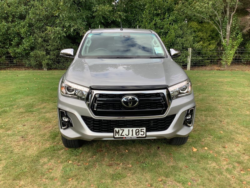 2020 Toyota Hilux SR5 2.8DT 6AT Double Cab 4WD image 3