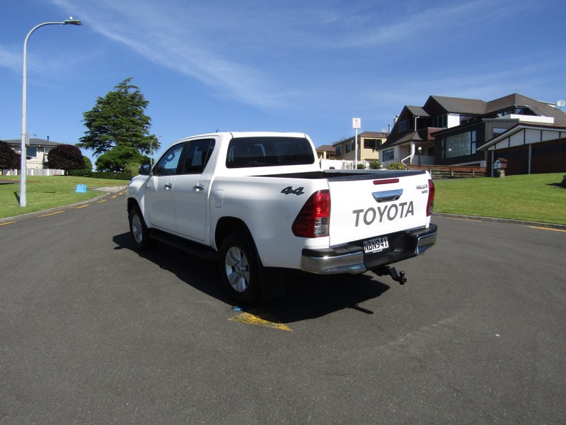 2020 Toyota Hilux SR5 2.8DT 6MT 4WD image 5