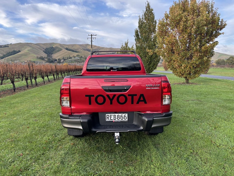 2020 Toyota Hilux SR5 CRUISER 2.8DT 6AT 4WD DCW... image 4