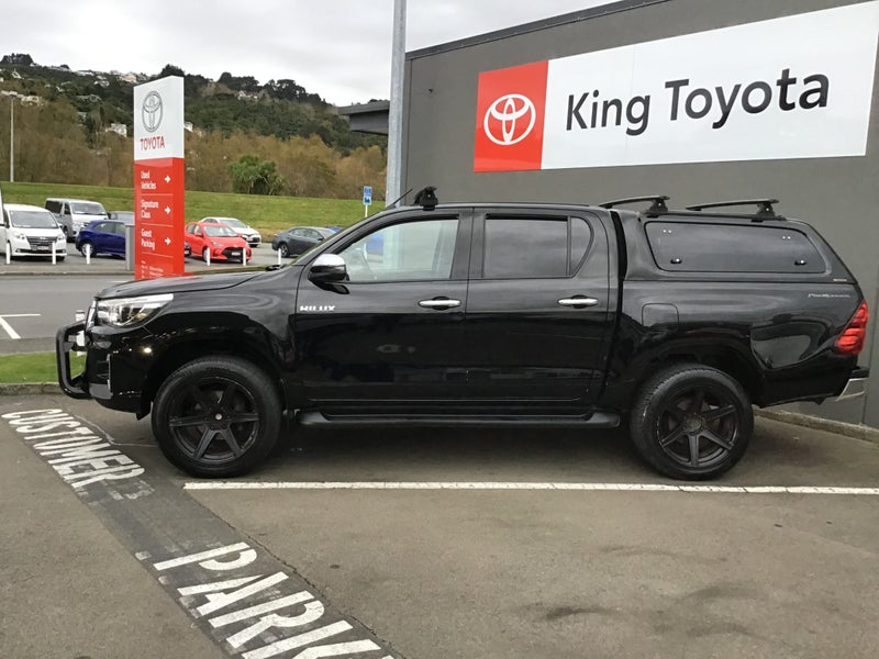 2020 Toyota Hilux SR5 TD DC 2.8DT image 2