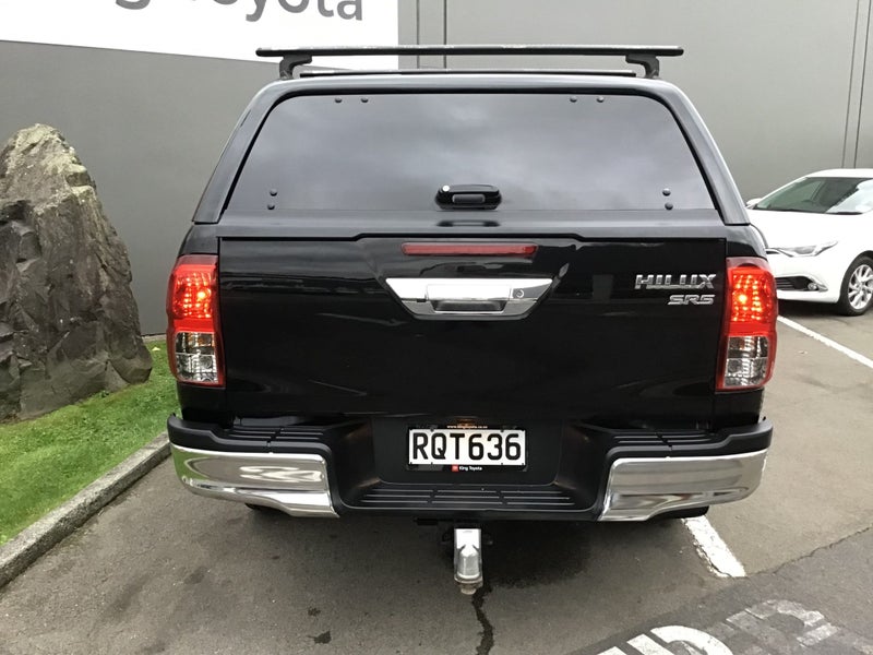 2020 Toyota Hilux SR5 TD DC 2.8DT image 3