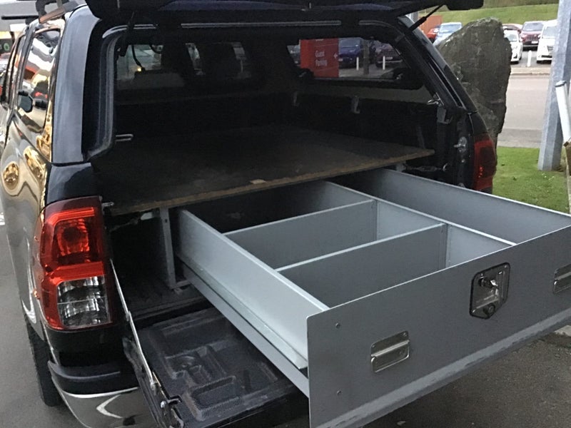 2020 Toyota Hilux SR5 TD DC 2.8DT image 4