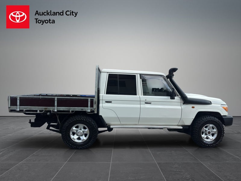 2020 Toyota Land Cruiser 70 LT 4.5DT 5MT 4WD DC... image 2