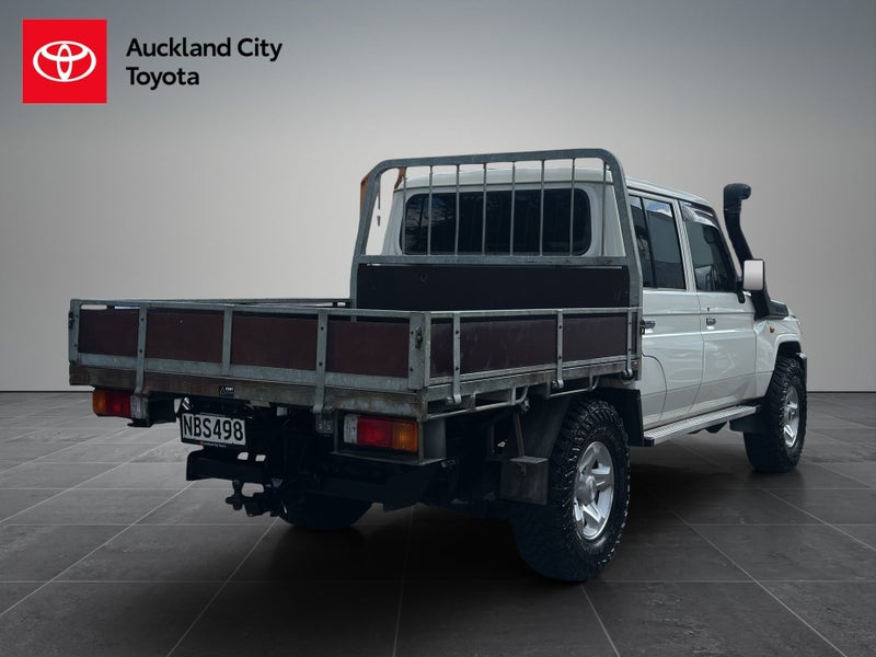 2020 Toyota Land Cruiser 70 LT 4.5DT 5MT 4WD DC... image 3