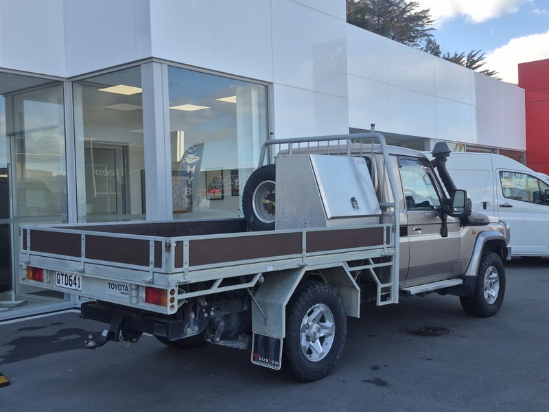 2020 Toyota Land Cruiser LX 4.5DT 4WD 5Manual image 3