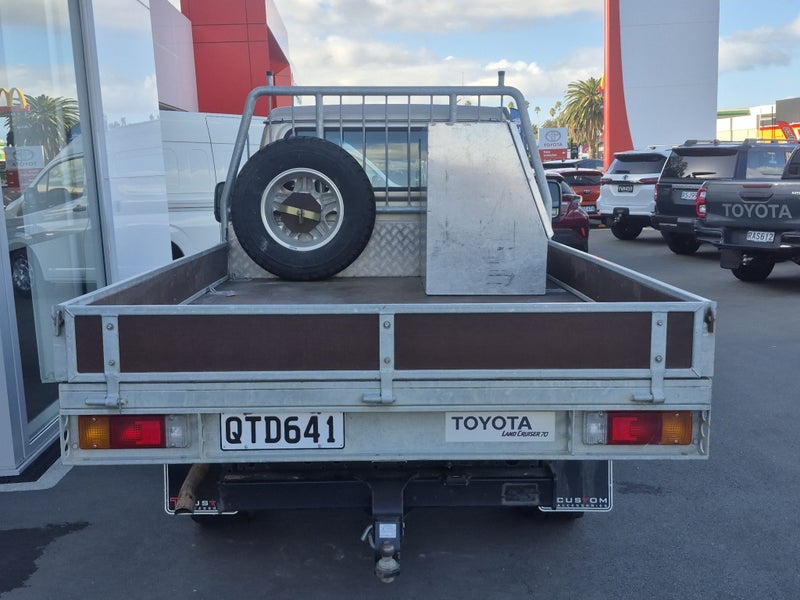 2020 Toyota Land Cruiser LX 4.5DT 4WD 5Manual image 4