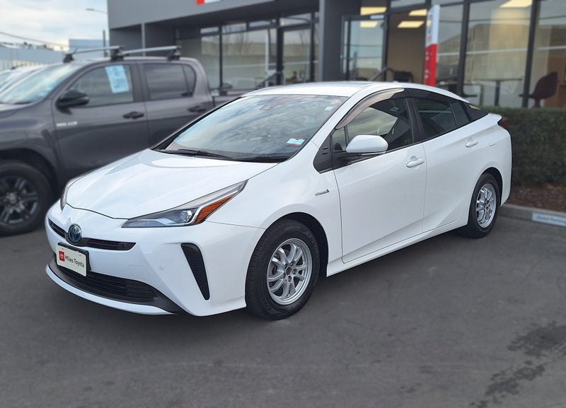 2020 Toyota Prius 1.8 Hybrid 5 Door Hatch image 3