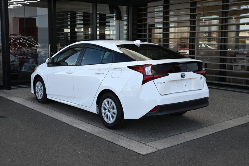 2020 Toyota Prius 1.8 Petrol Hybrid E FWD Hatch... image 2