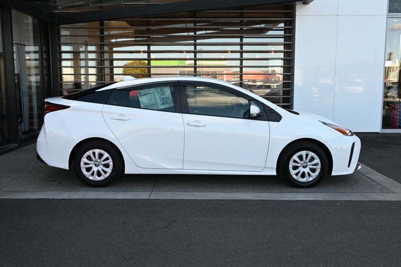 2020 Toyota Prius 1.8 Petrol Hybrid E FWD Hatch... image 5