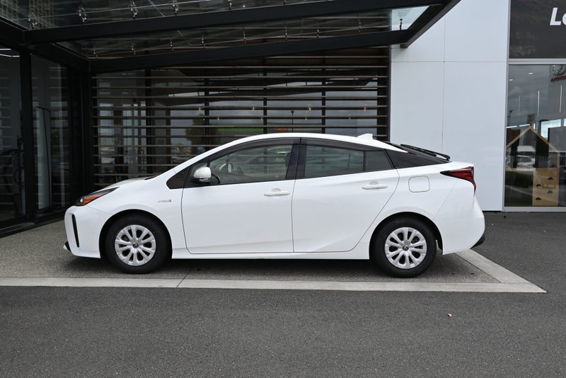 2020 Toyota Prius 1.8 Petrol Hybrid S FWD Hatch... image 3