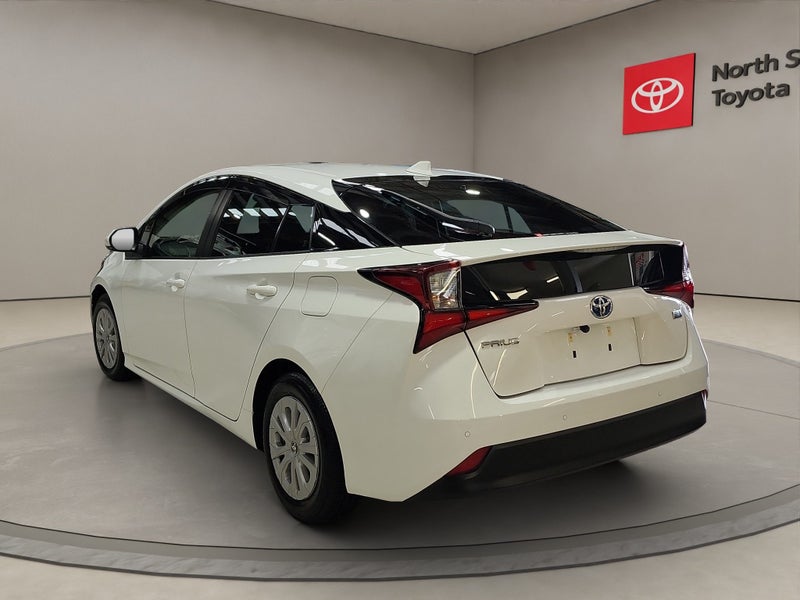 2020 Toyota Prius 1.8L Hybrid S FWD Hatchback image 5