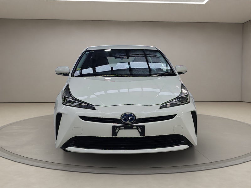 2020 Toyota Prius 1.8L Hybrid S FWD Hatchback image 2