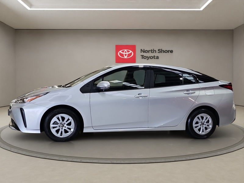 2020 Toyota Prius 1.8L Hybrid S FWD Hatchback image 4