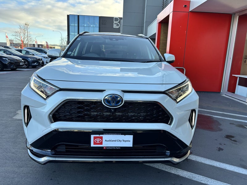 2020 Toyota RAV4 2.5 PLUG IN HYBRID LUXURY SUV image 4