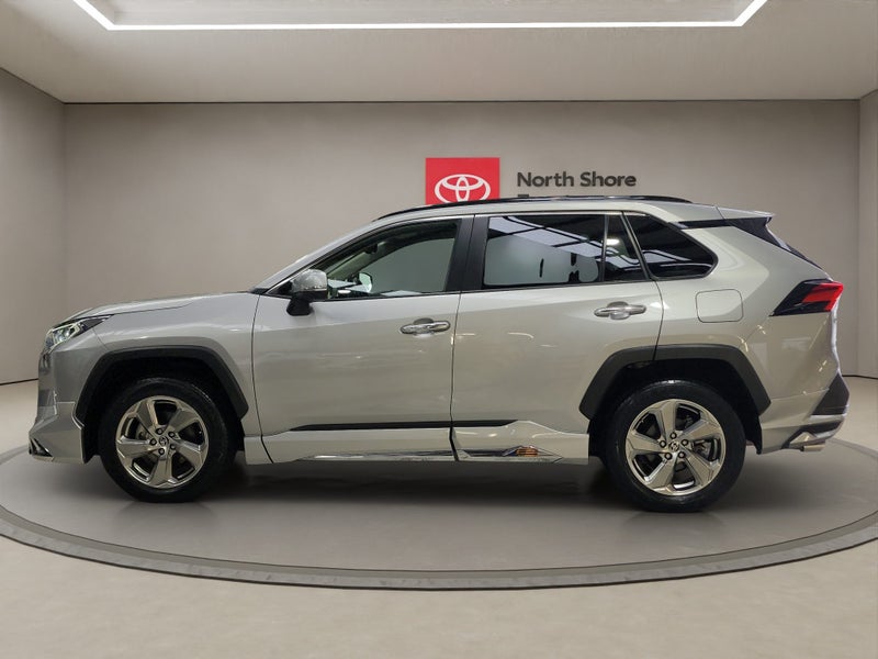 2020 Toyota RAV4 2.5L Hybrid G 4WD SUV image 4