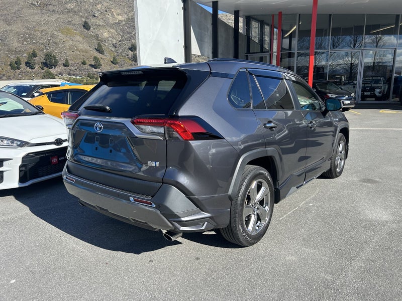 2020 Toyota RAV4 G hybrid 4WD image 2