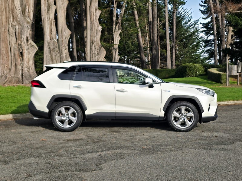 2020 Toyota RAV4 G Hybrid AWD image 2