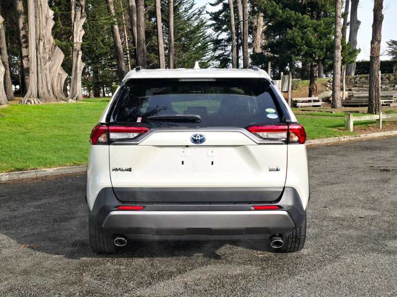 2020 Toyota RAV4 G Hybrid AWD image 4
