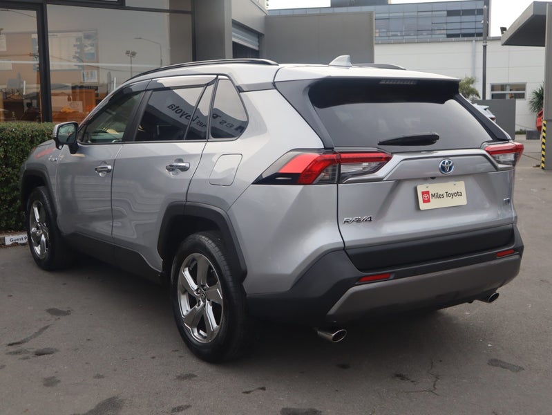 2020 Toyota RAV4 G HYBRID, AWD/4WD, Leather image 4