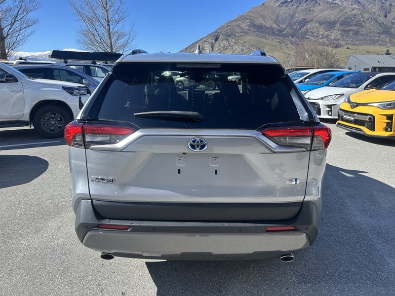 2020 Toyota RAV4 G spec image 4