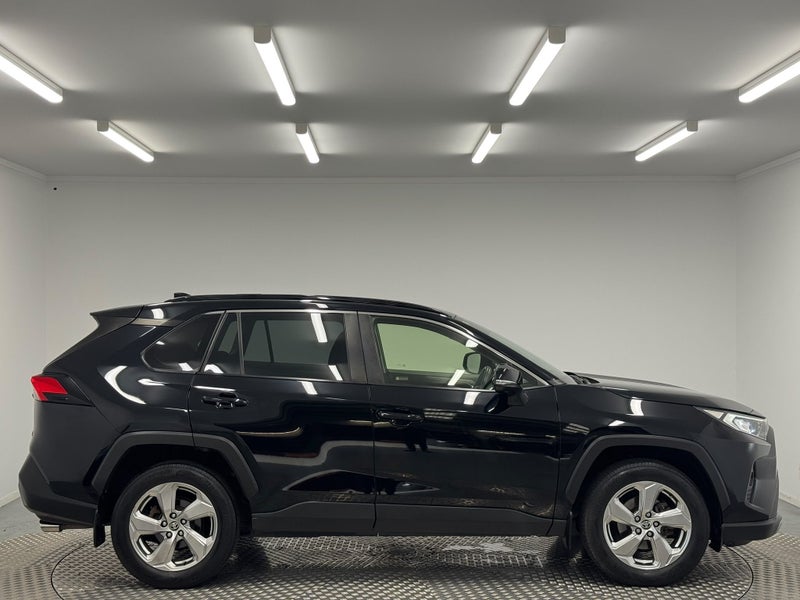 2020 Toyota RAV4 GXL 2.0P image 2