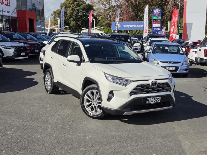 2020 Toyota RAV4 Limited 2.0P image 5
