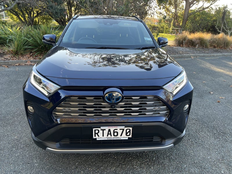 2020 Toyota RAV4 Limited 2.5P HV image 3