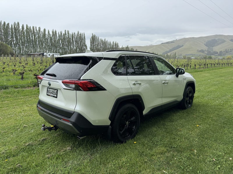 2020 Toyota RAV4 Limited 2.5P HV ECVT AWD SUV/5... image 3