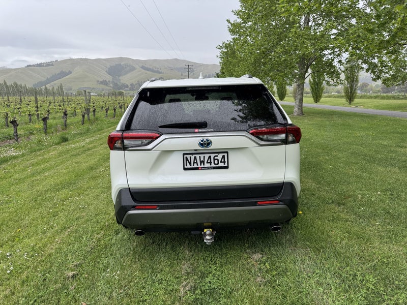 2020 Toyota RAV4 Limited 2.5P HV ECVT AWD SUV/5... image 4