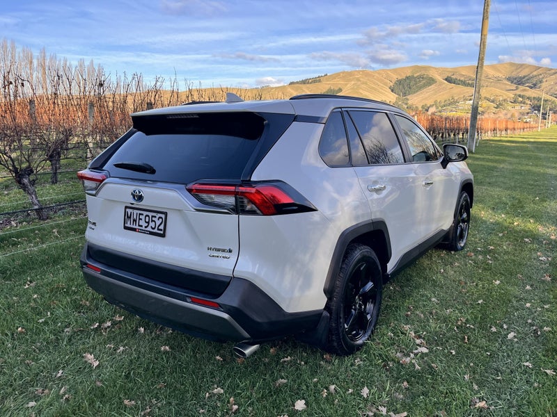 2020 Toyota RAV4 Limited 2.5P HV ECVT AWD SUV/5... image 4