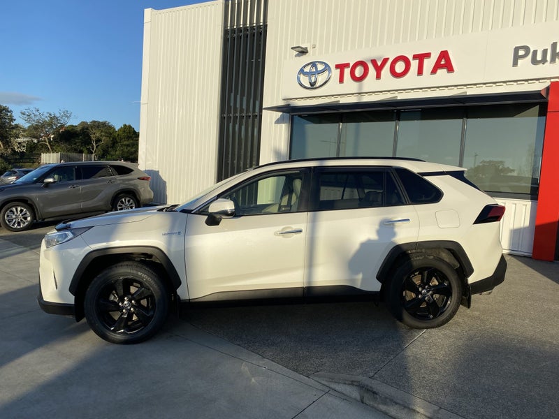 2020 Toyota RAV4 Limited 2.5P HV ECVT AWD SUV image 2