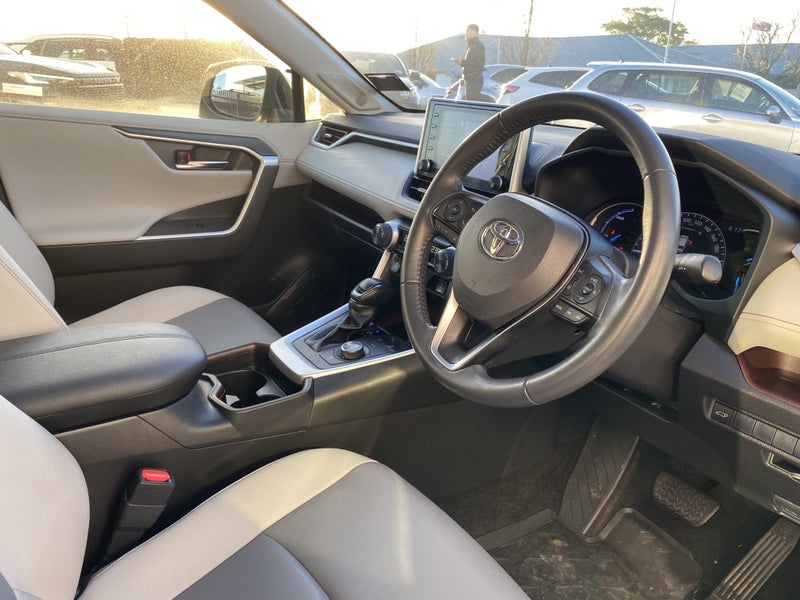 2020 Toyota RAV4 Limited 2.5P HV ECVT AWD SUV image 5